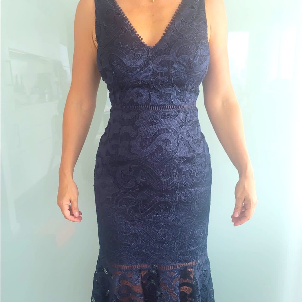 Lace Sleeveless Cocktail Dress